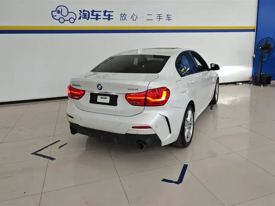 BMW 1 Series 2022 из CN, фото 3