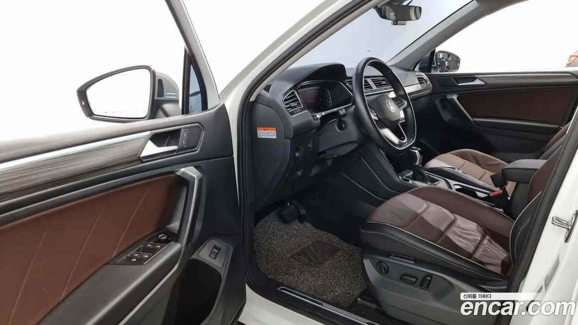 Volkswagen Tiguan — фото 10