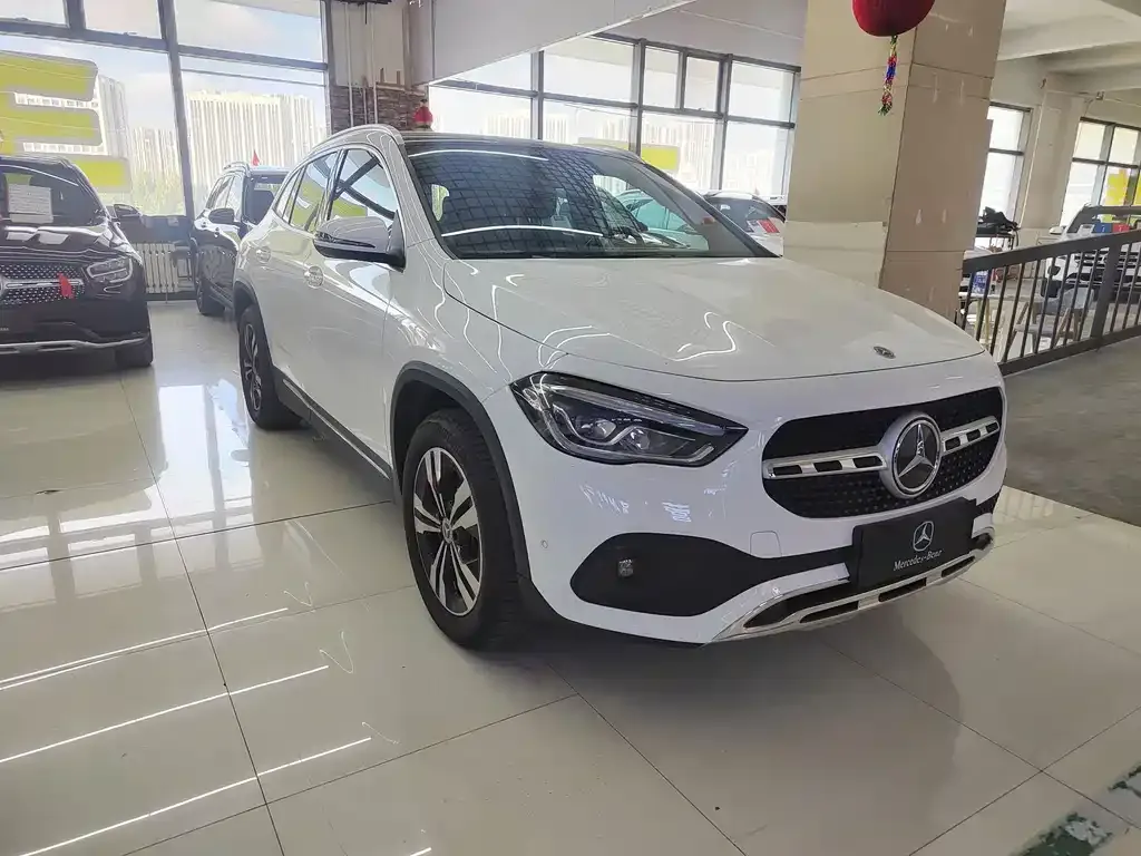 Mercedes-Benz GLA — фото 1