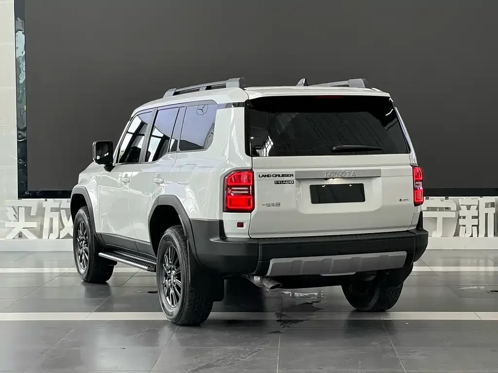 Toyota Prado — фото 4