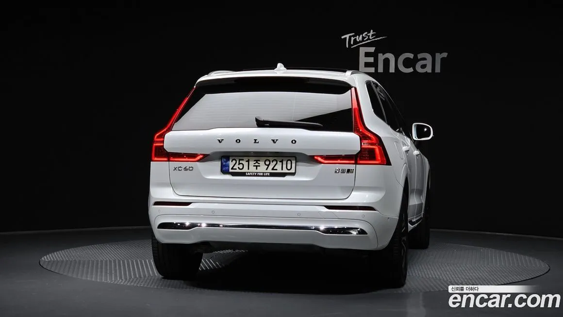Volvo XC60 — фото 4