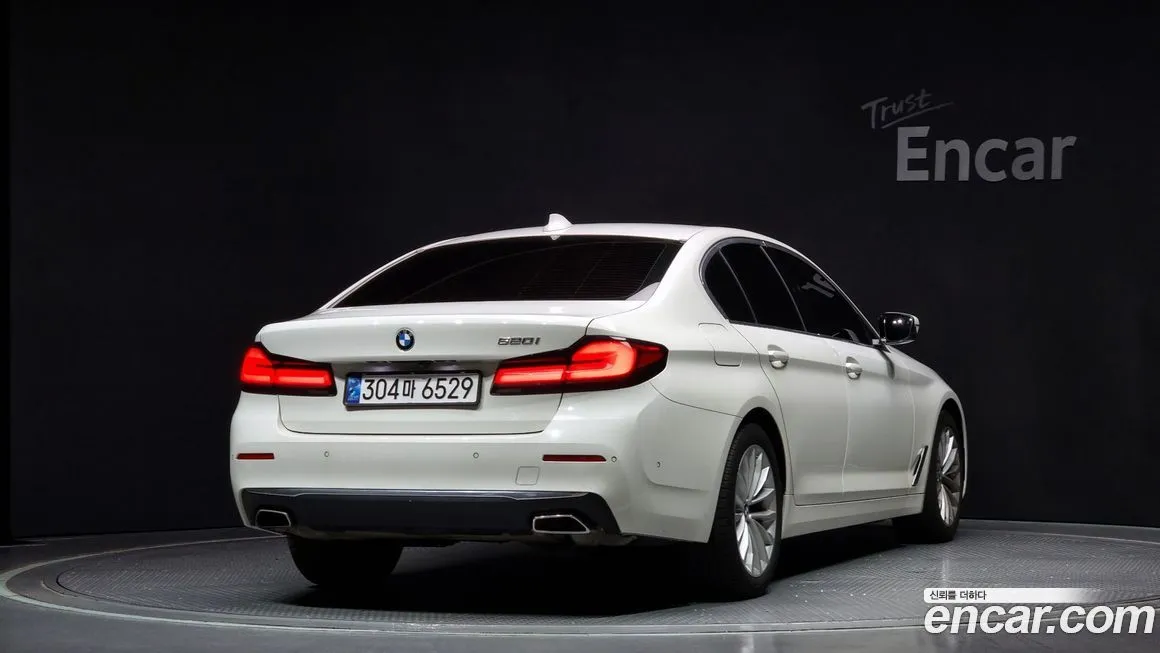 BMW 5-Series 2021 из KR, фото 2