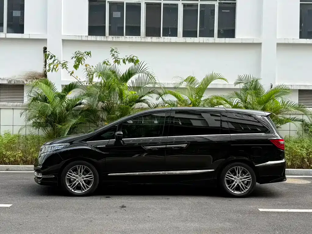 Honda Elysion 2021 из CN, фото 3