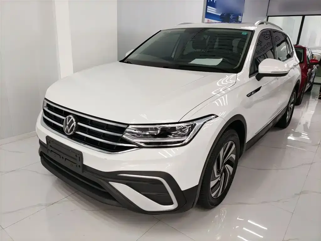 Volkswagen Tiguan L — фото 5