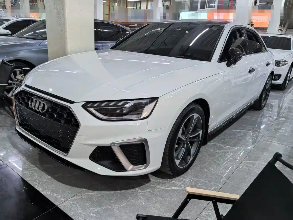 Audi A4L 2023 из CN, фото 1
