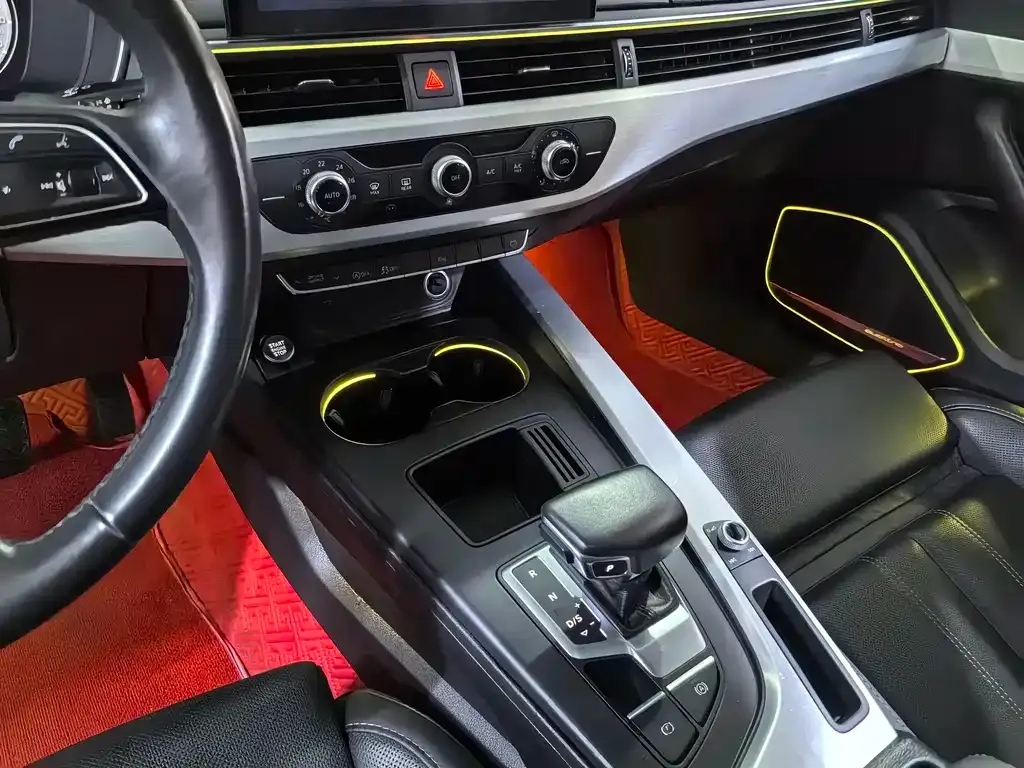 Audi A4L 2023 из CN, фото 10