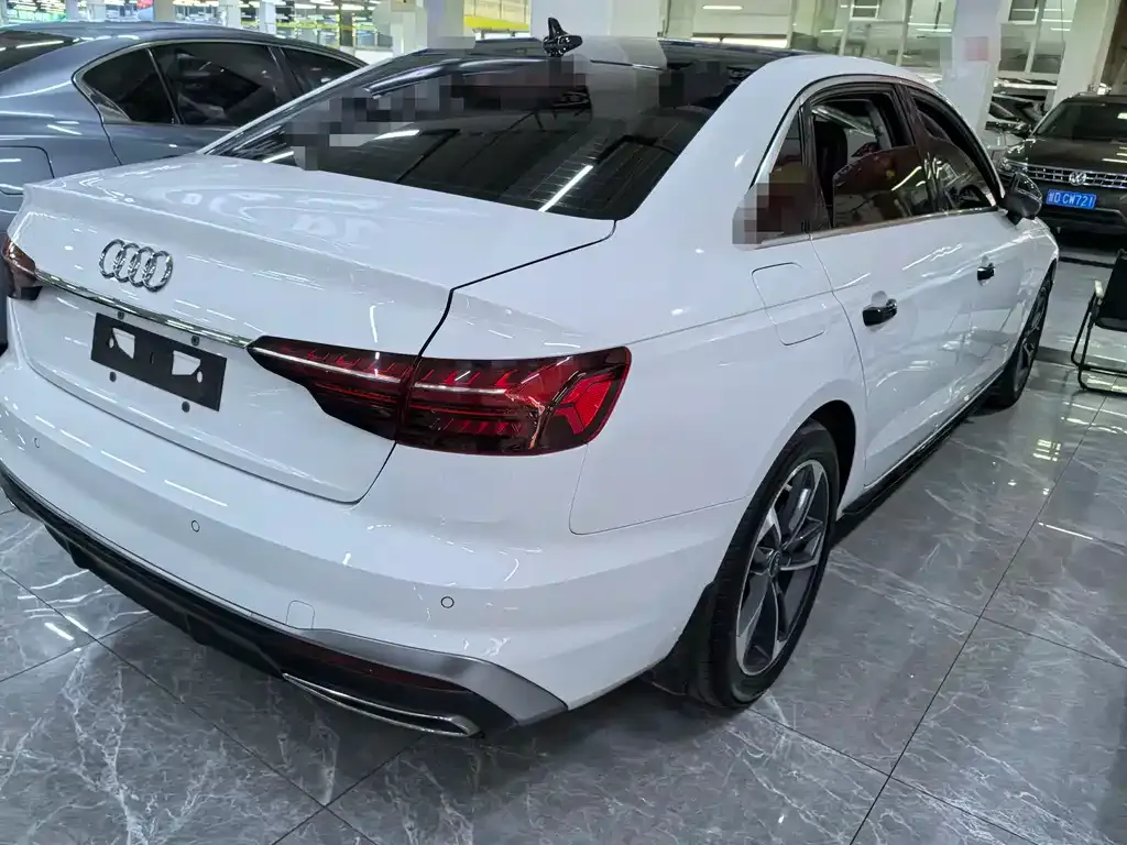 Audi A4L 2023 из CN, фото 6