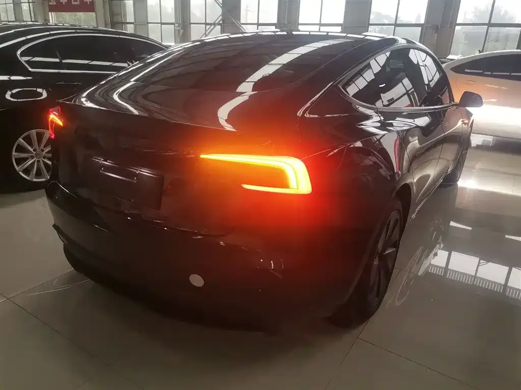 Tesla Model 3 2025 из CN, фото 7
