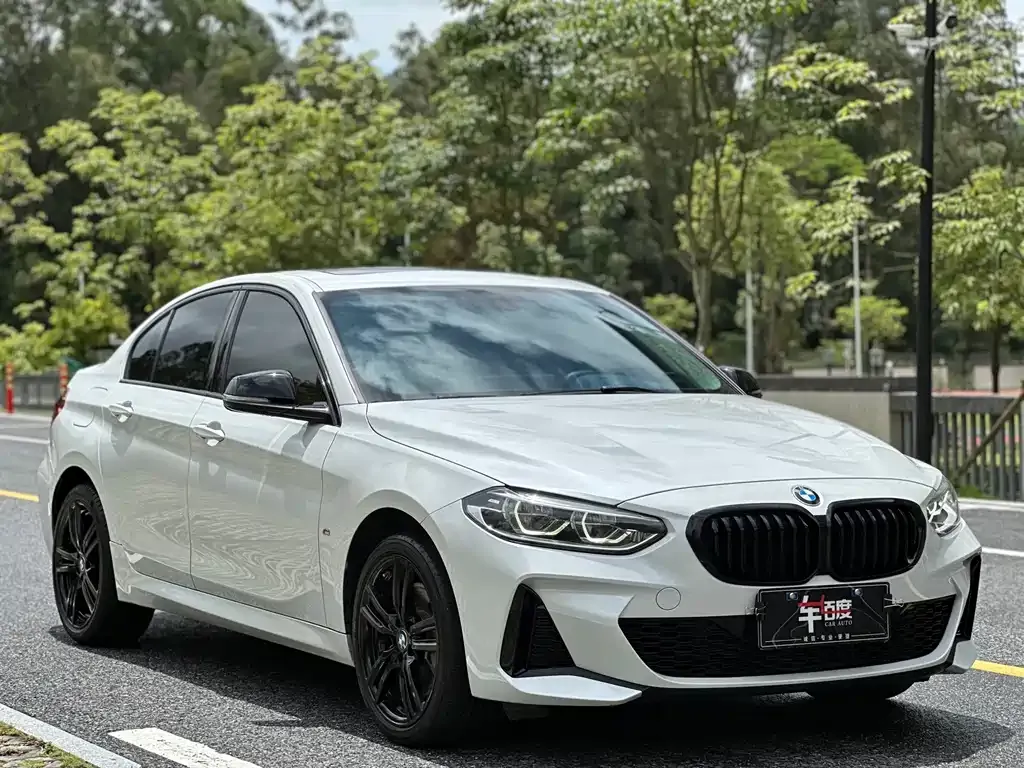 BMW 1 Series 2021 из CN, фото 3