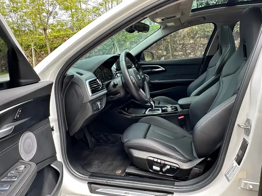 BMW 1 Series 2021 из CN, фото 7