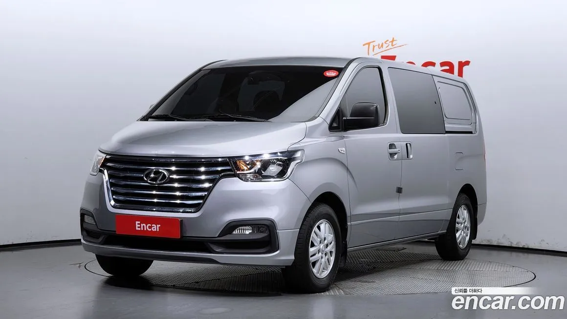 Hyundai Starex — фото 1