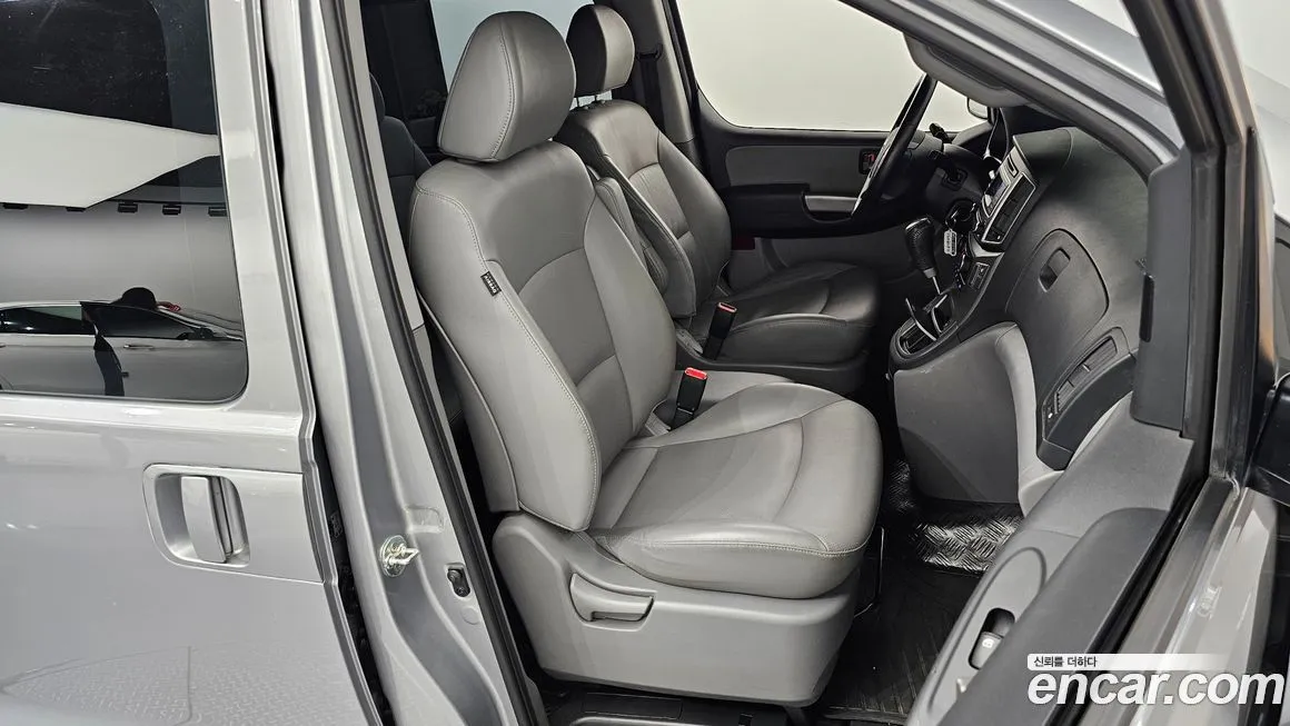 Hyundai Starex — фото 10