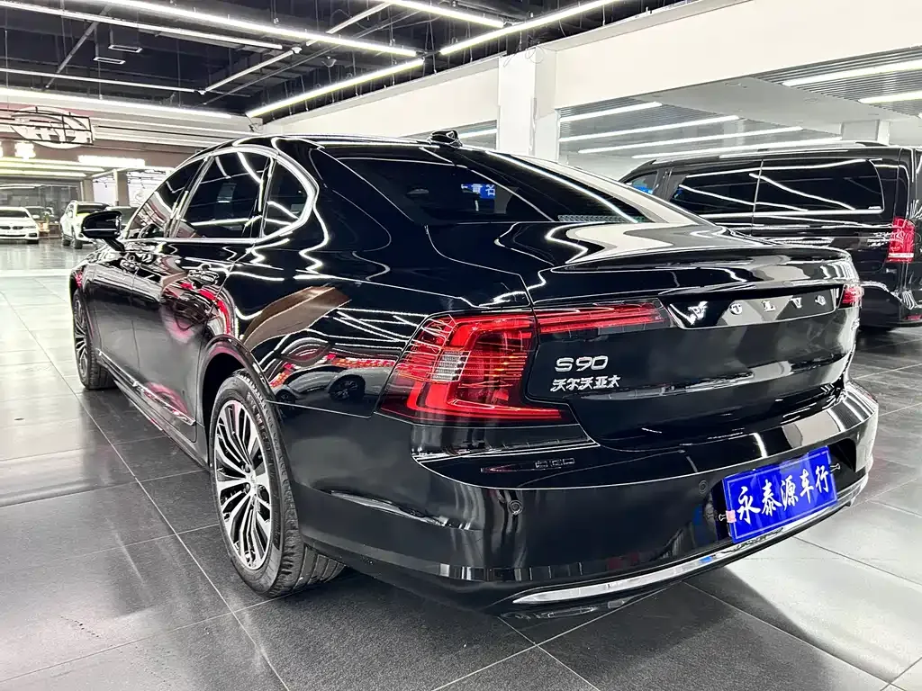 Volvo S90 — фото 5