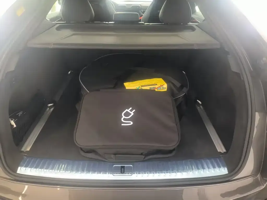Lamborghini Urus SE 2025 из CN, фото 7