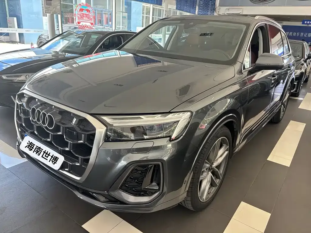 Audi Q7 2024 из CN, фото 1