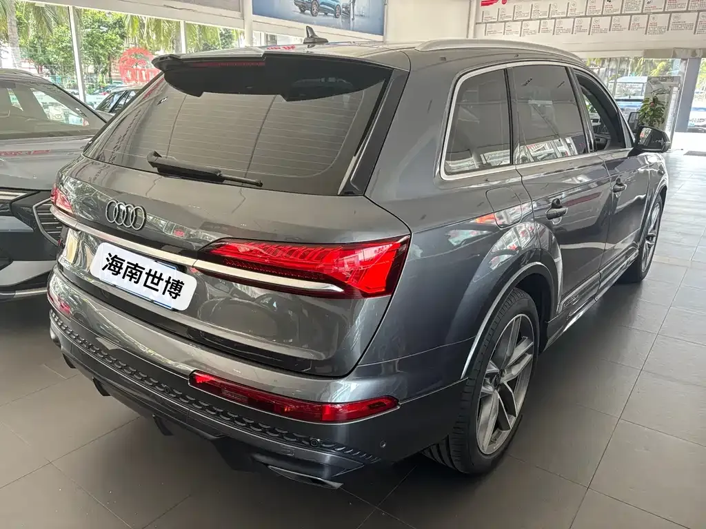 Audi Q7 2024 из CN, фото 3