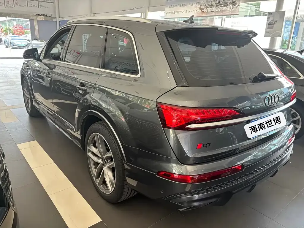 Audi Q7 2024 из CN, фото 4