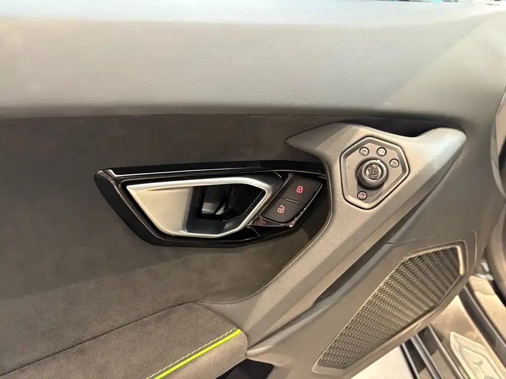 Lamborghini Huracan 2023 из CN, фото 10