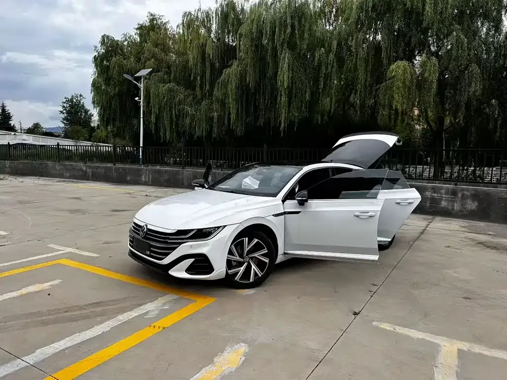 Volkswagen CC 2022 из CN, фото 1