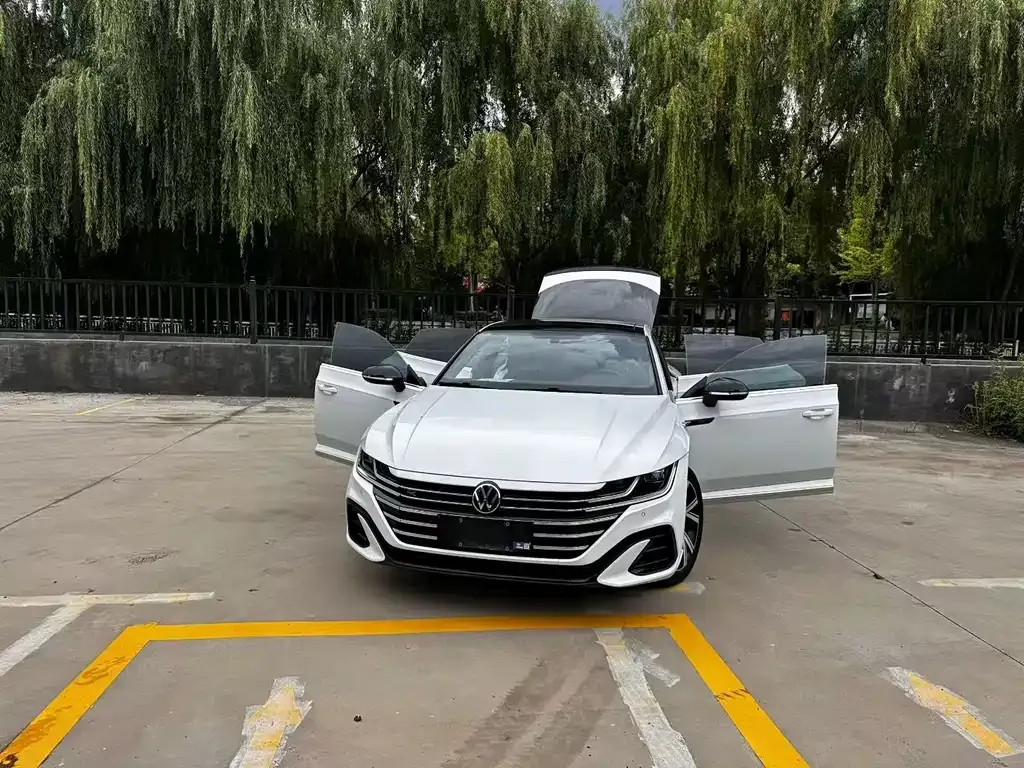 Volkswagen CC 2022 из CN, фото 2