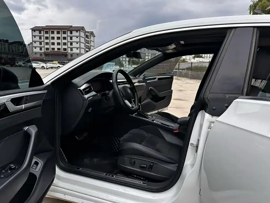 Volkswagen CC 2022 из CN, фото 4
