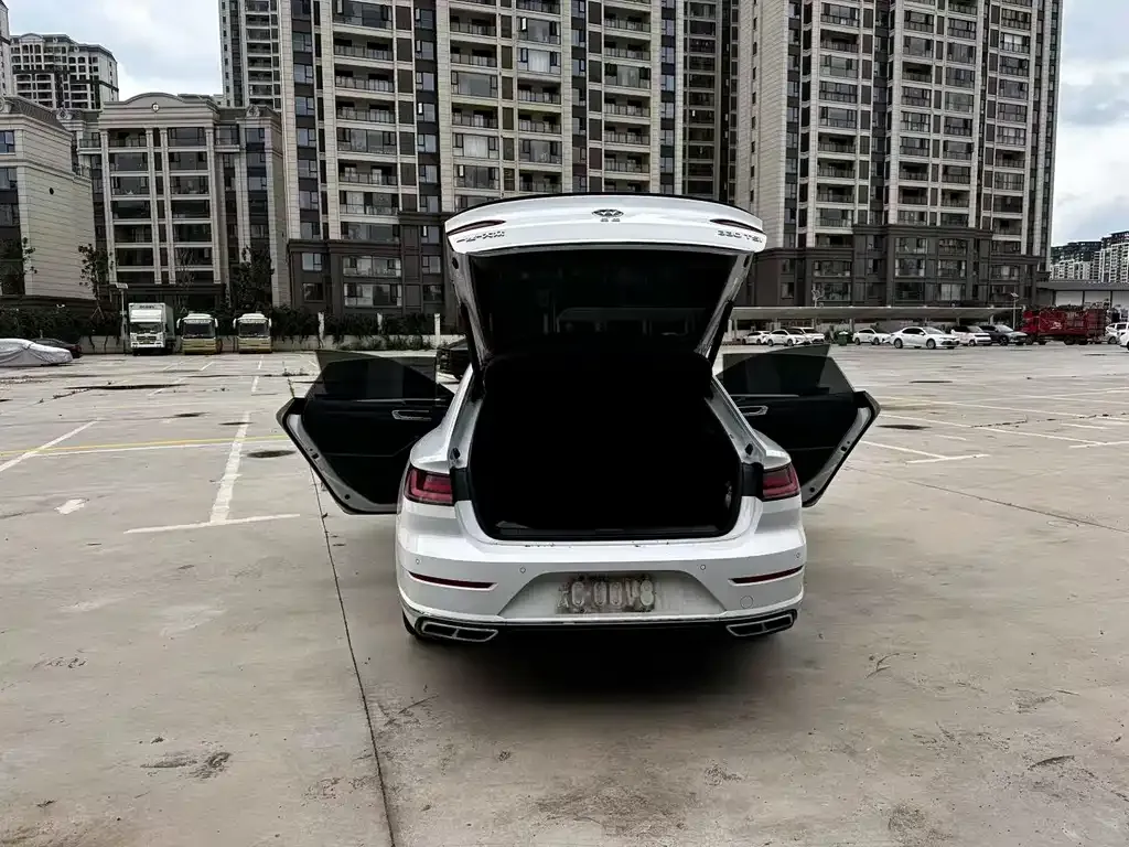 Volkswagen CC 2022 из CN, фото 8