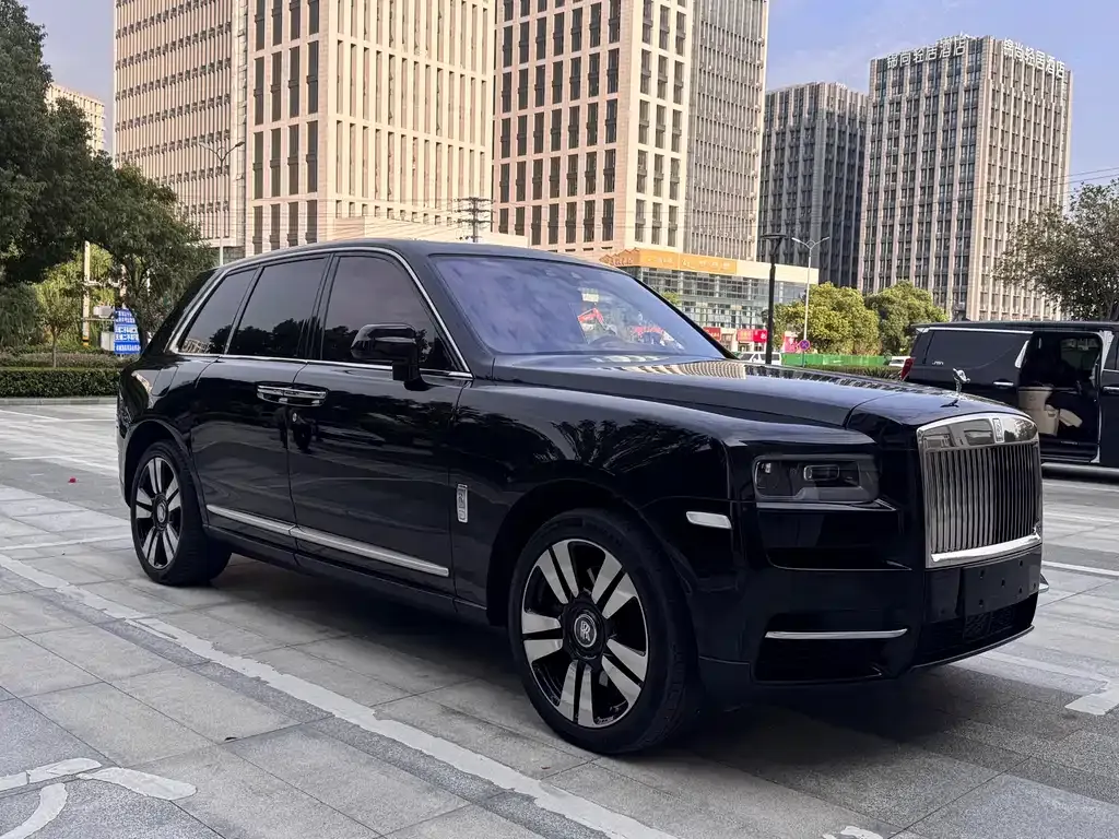 Rolls-Royce Cullinan — фото 8