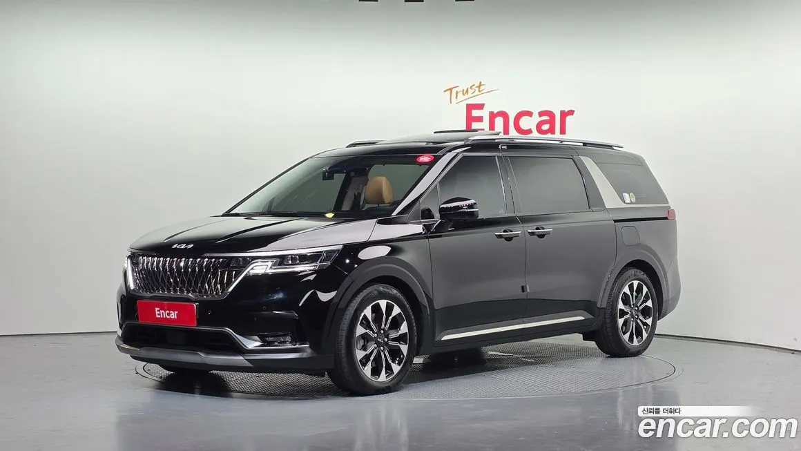 Kia Carnival — фото 1