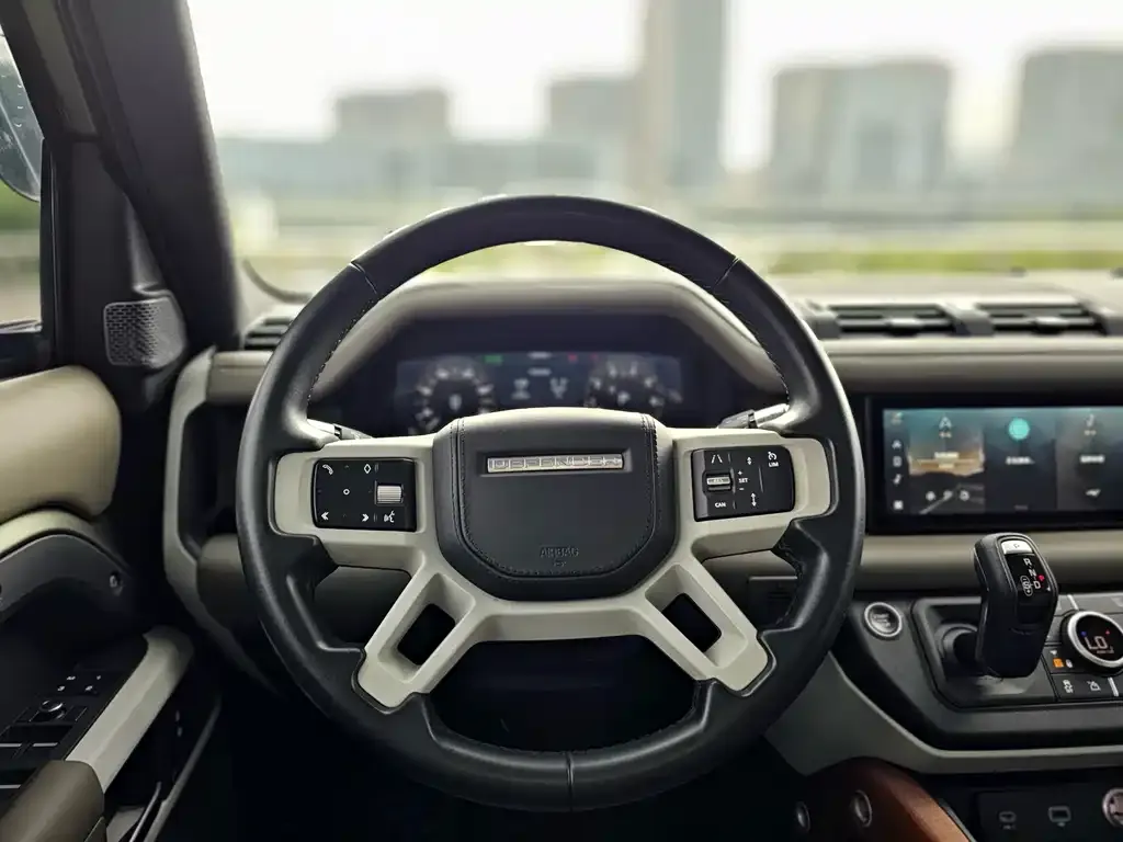 Land Rover Defender — фото 10