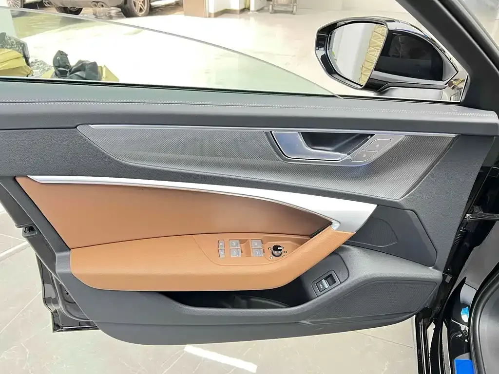 Audi A6L 2025 из CN, фото 7