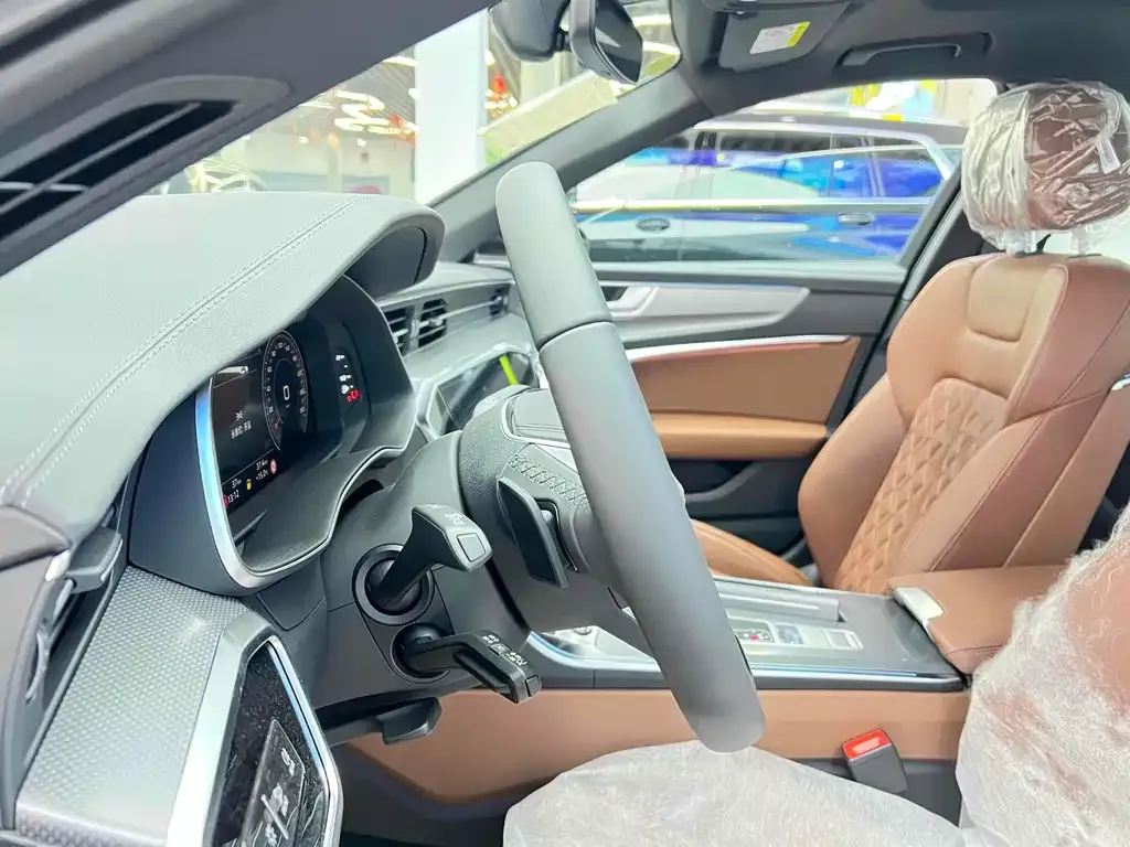 Audi A6L 2025 из CN, фото 8