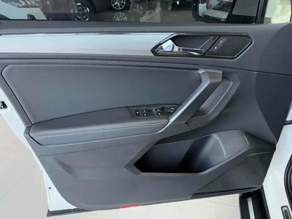Volkswagen Tiguan L 2021 из CN, фото 10