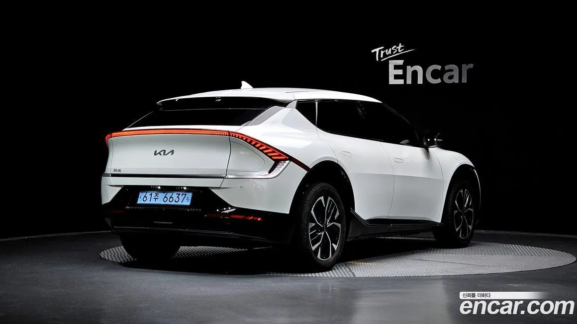 Kia EV6 2023 из KR, фото 2