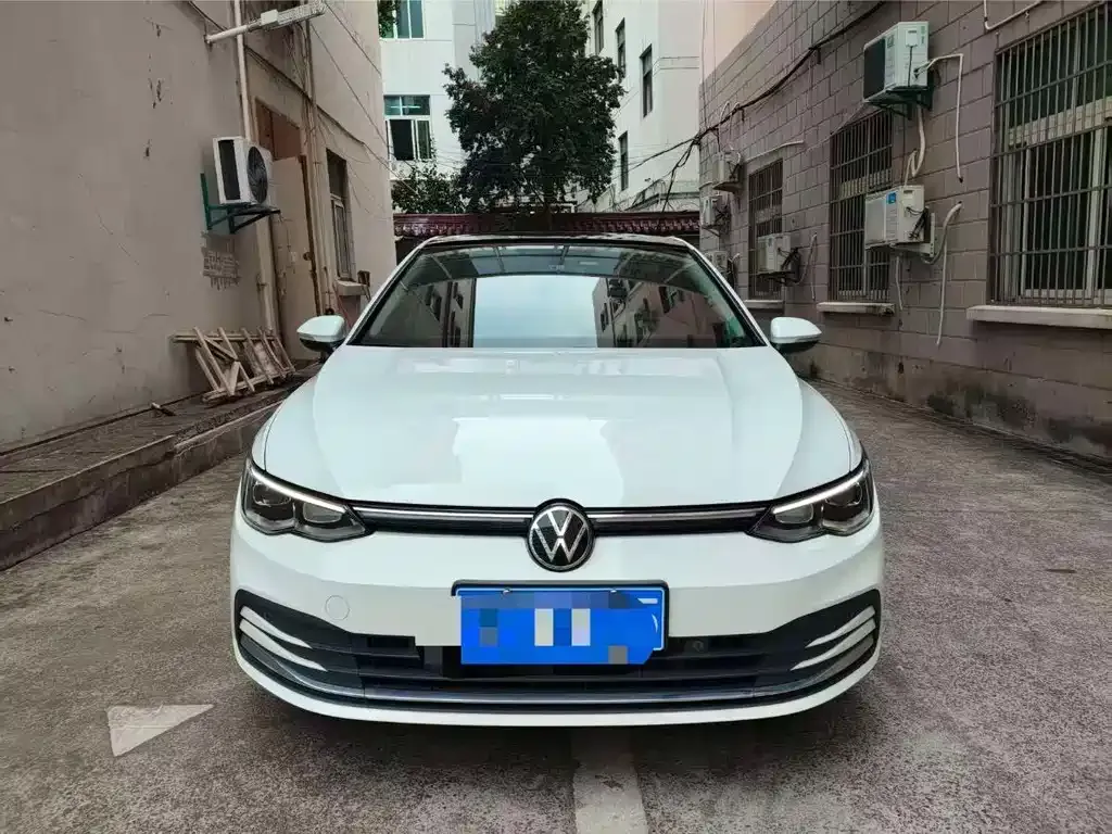 Volkswagen Golf 2023 из CN, фото 1