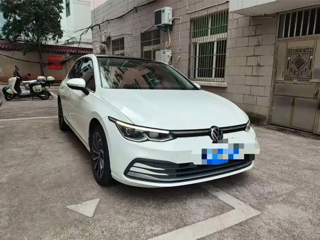 Volkswagen Golf 2023 из CN, фото 3