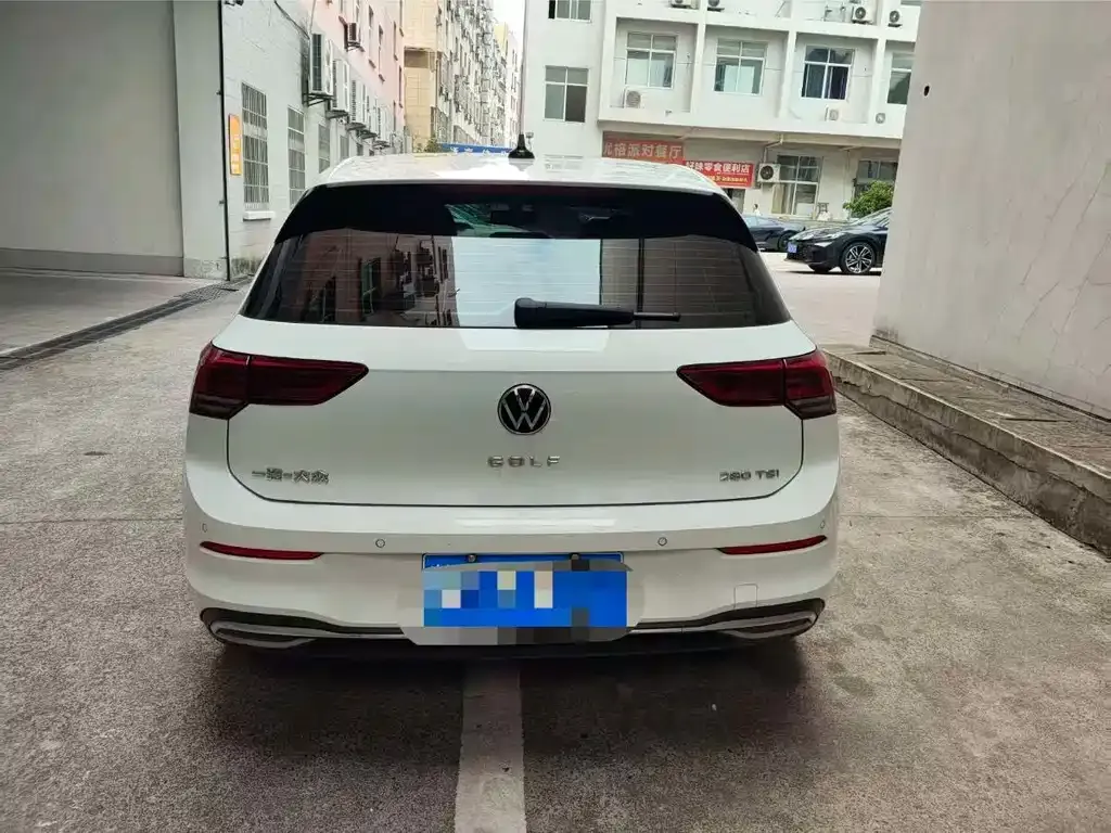 Volkswagen Golf 2023 из CN, фото 9