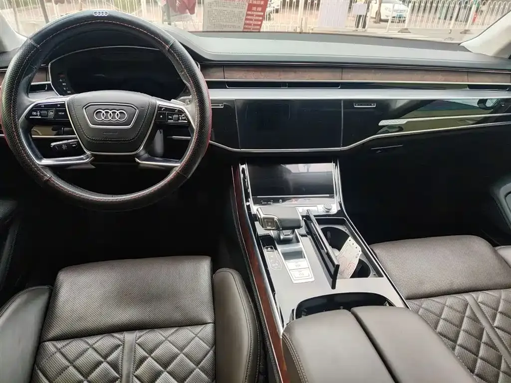 Audi A8 2022 из CN, фото 10