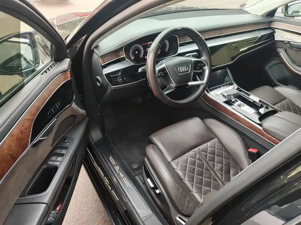 Audi A8 2022 из CN, фото 4