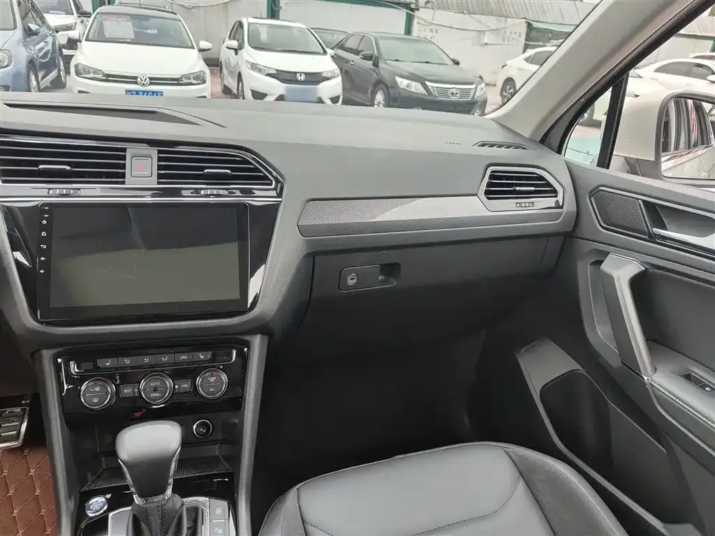 Volkswagen Tiguan L 2021 из CN, фото 8