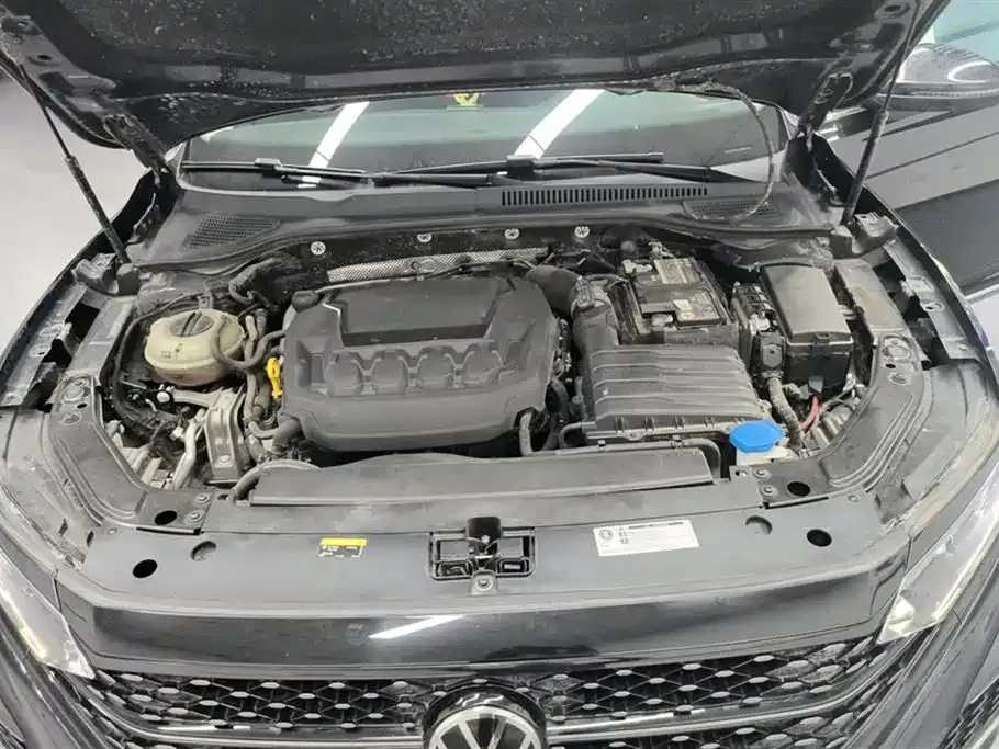 Volkswagen Passat 2023 из CN, фото 10