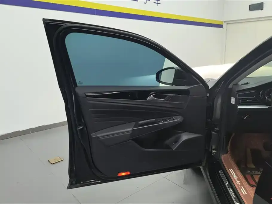 Volkswagen Passat 2023 из CN, фото 7