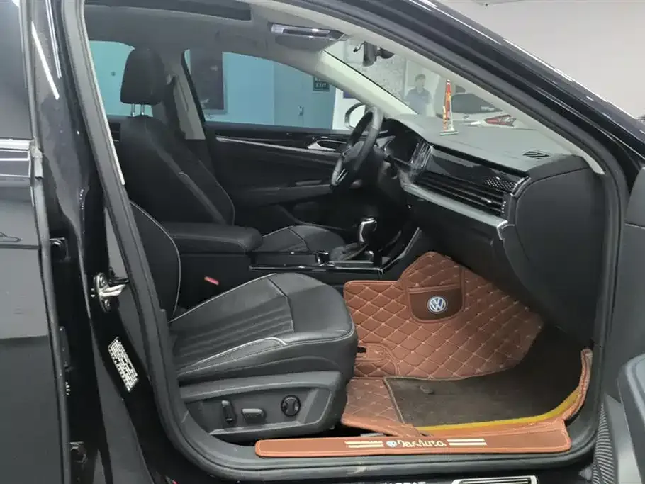 Volkswagen Passat 2023 из CN, фото 8