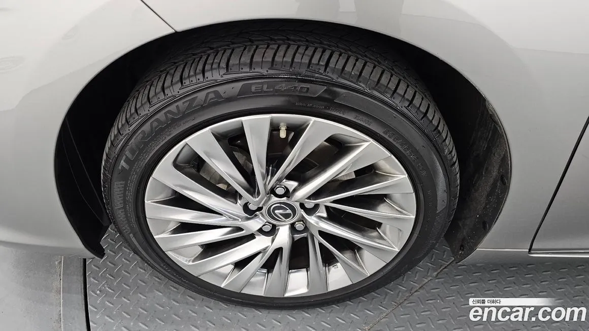 Lexus ES 2021 из KR, фото 5