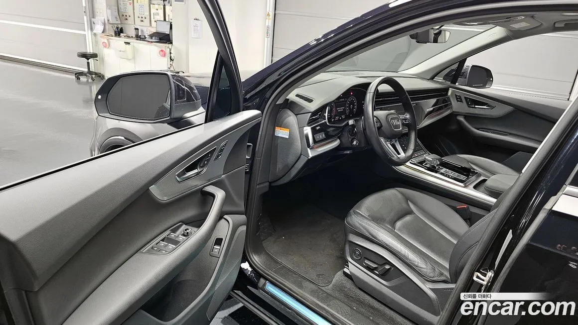Audi Q7 2021 из KR, фото 10