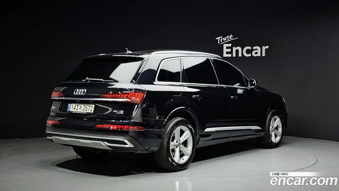 Audi Q7 2021 из KR, фото 2