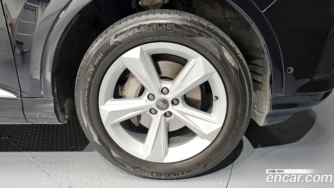 Audi Q7 2021 из KR, фото 5