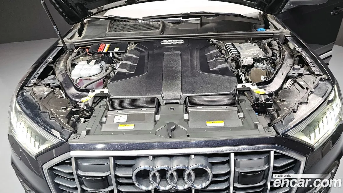 Audi Q7 2021 из KR, фото 6