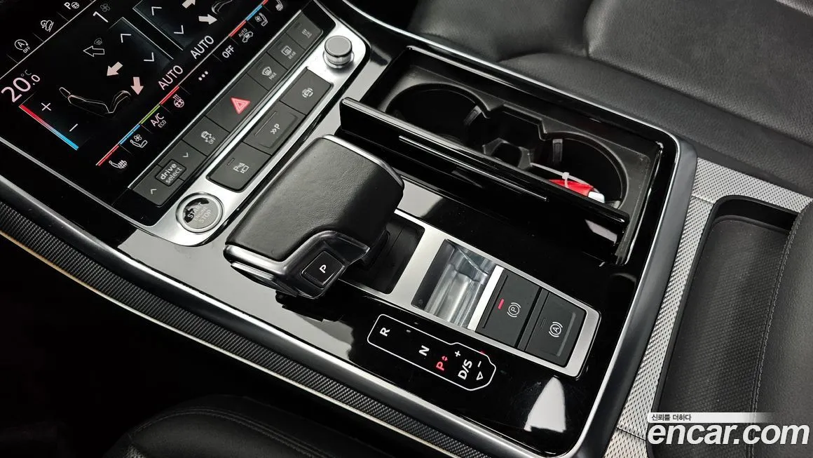 Audi Q7 2021 из KR, фото 9