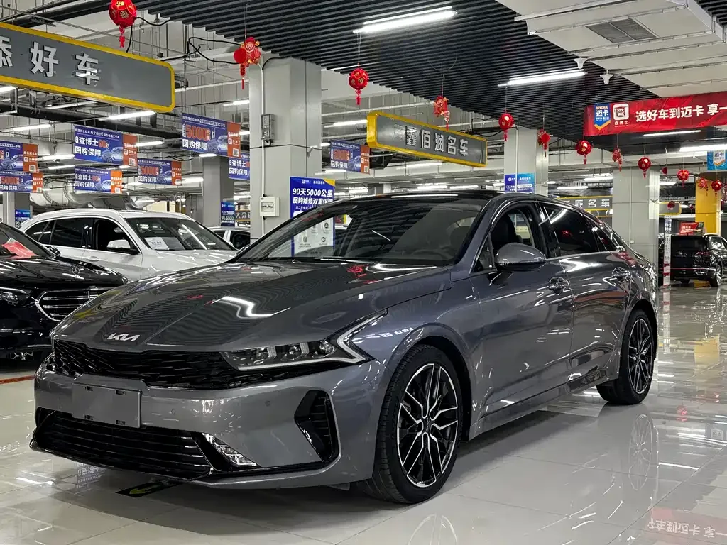 Kia K5 2023 из CN, фото 1