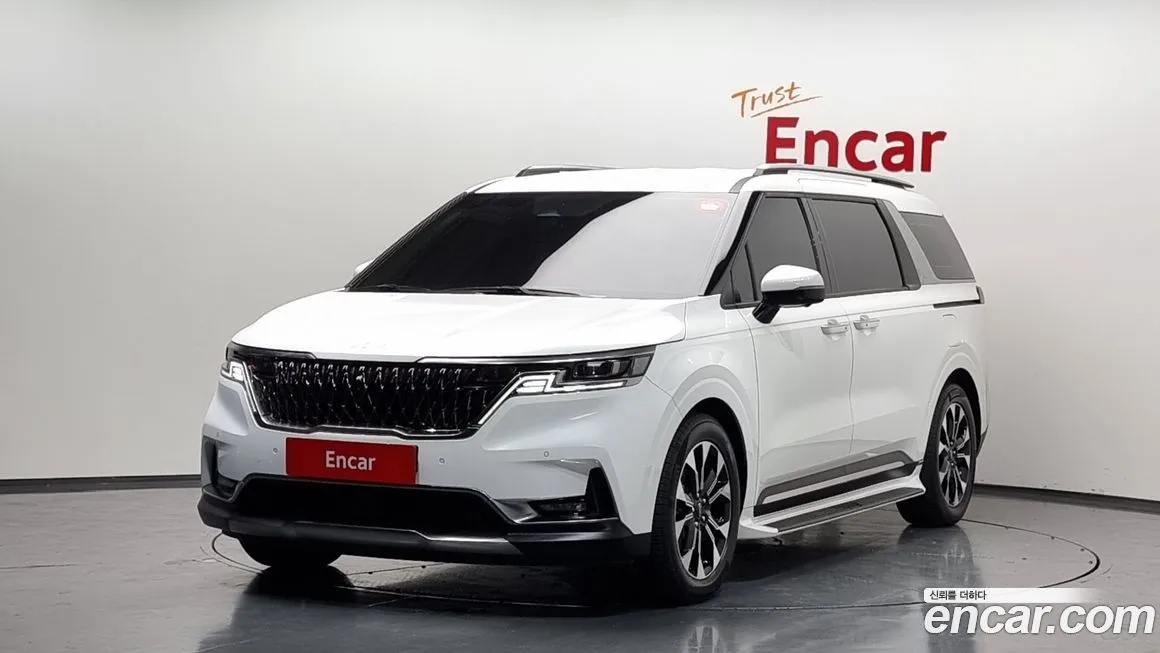 Kia Carnival — фото 1